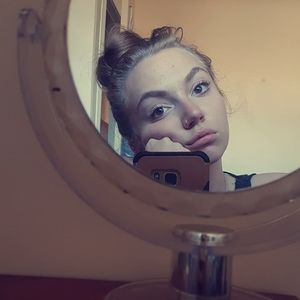 Meet your Posher, Janelle